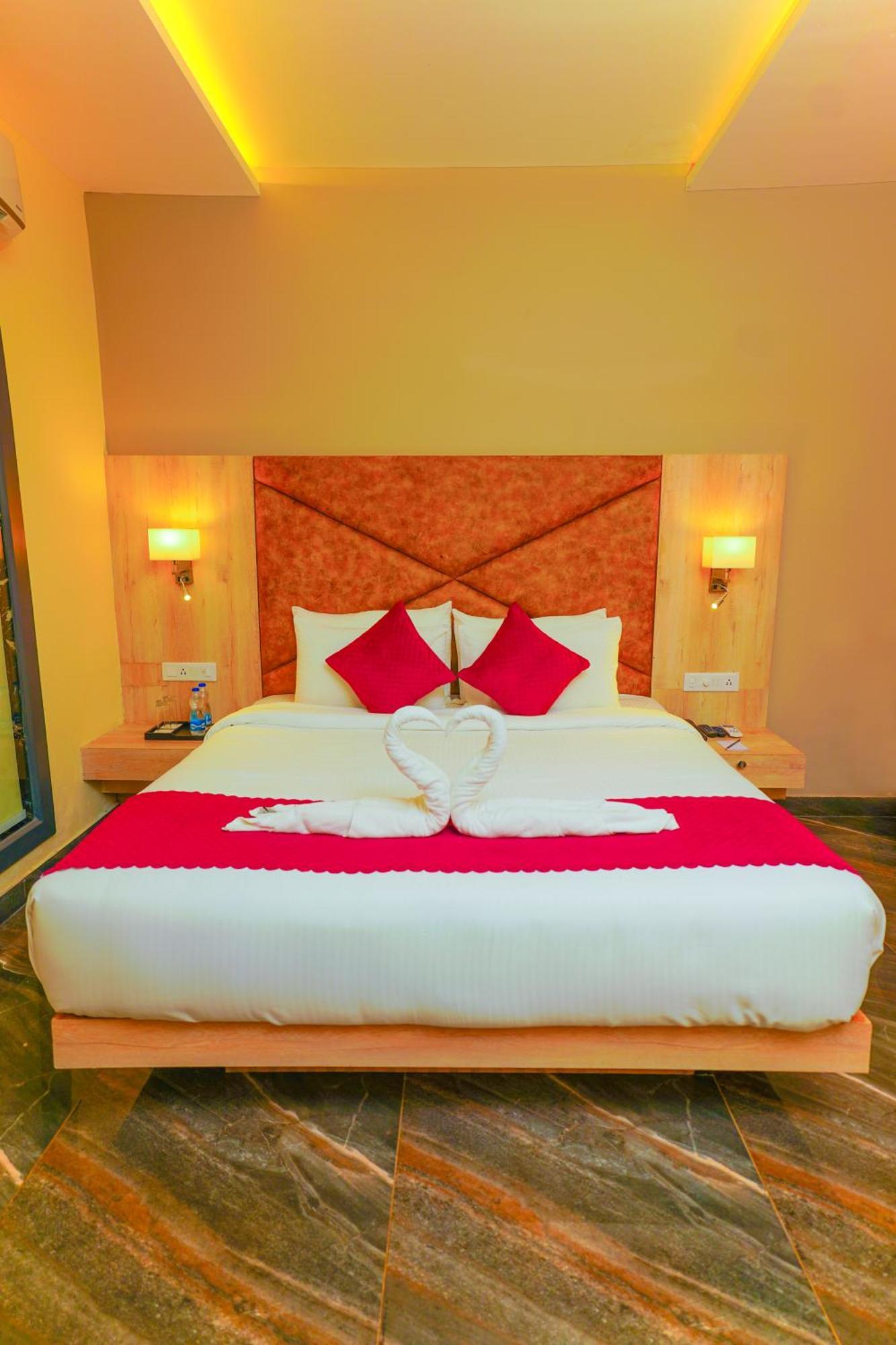 Aachman River And Valley View Resort Dharamshala - A Riverside Resort With Balcony View Esterno foto