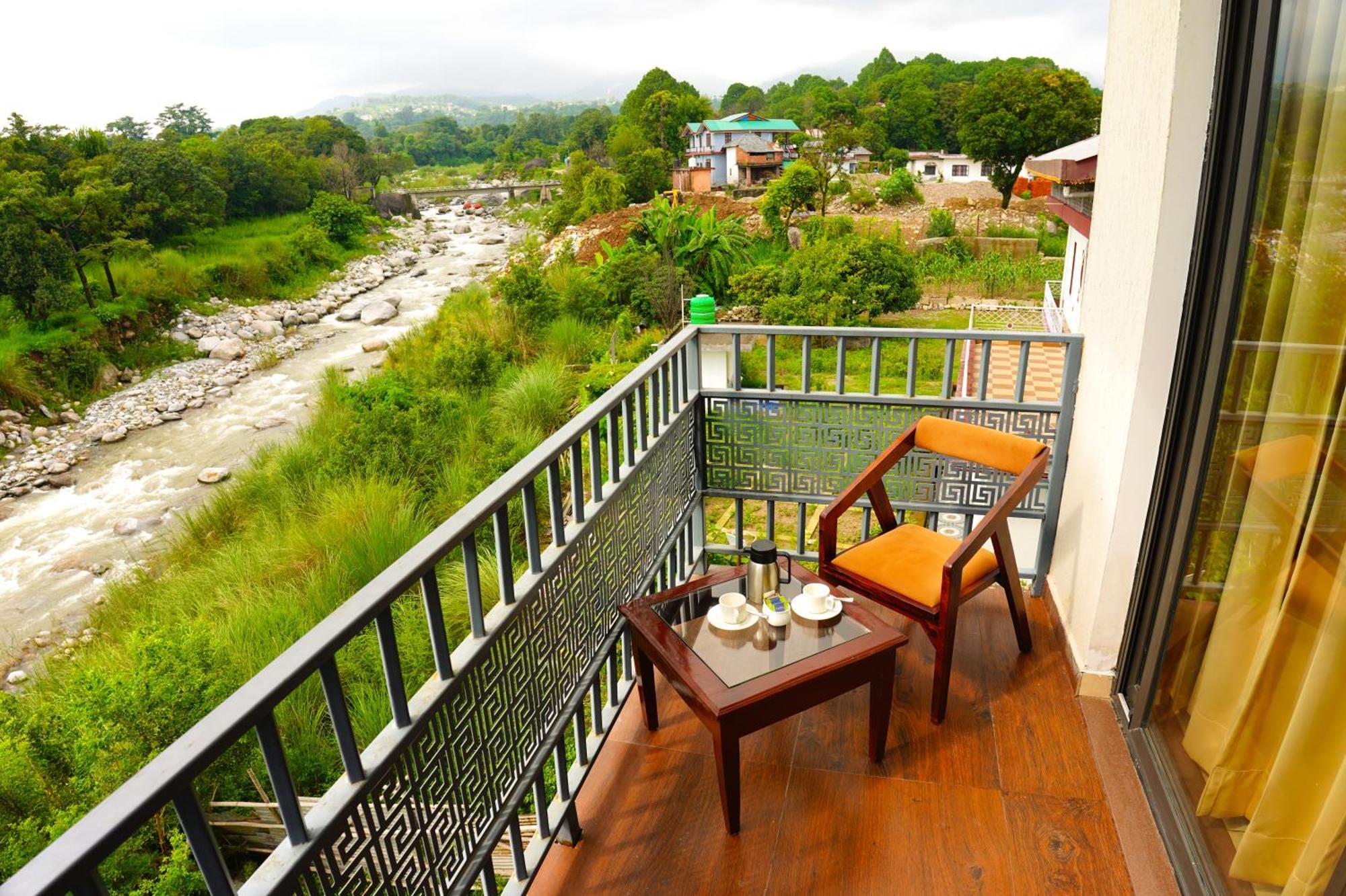 Aachman River And Valley View Resort Dharamshala - A Riverside Resort With Balcony View Esterno foto