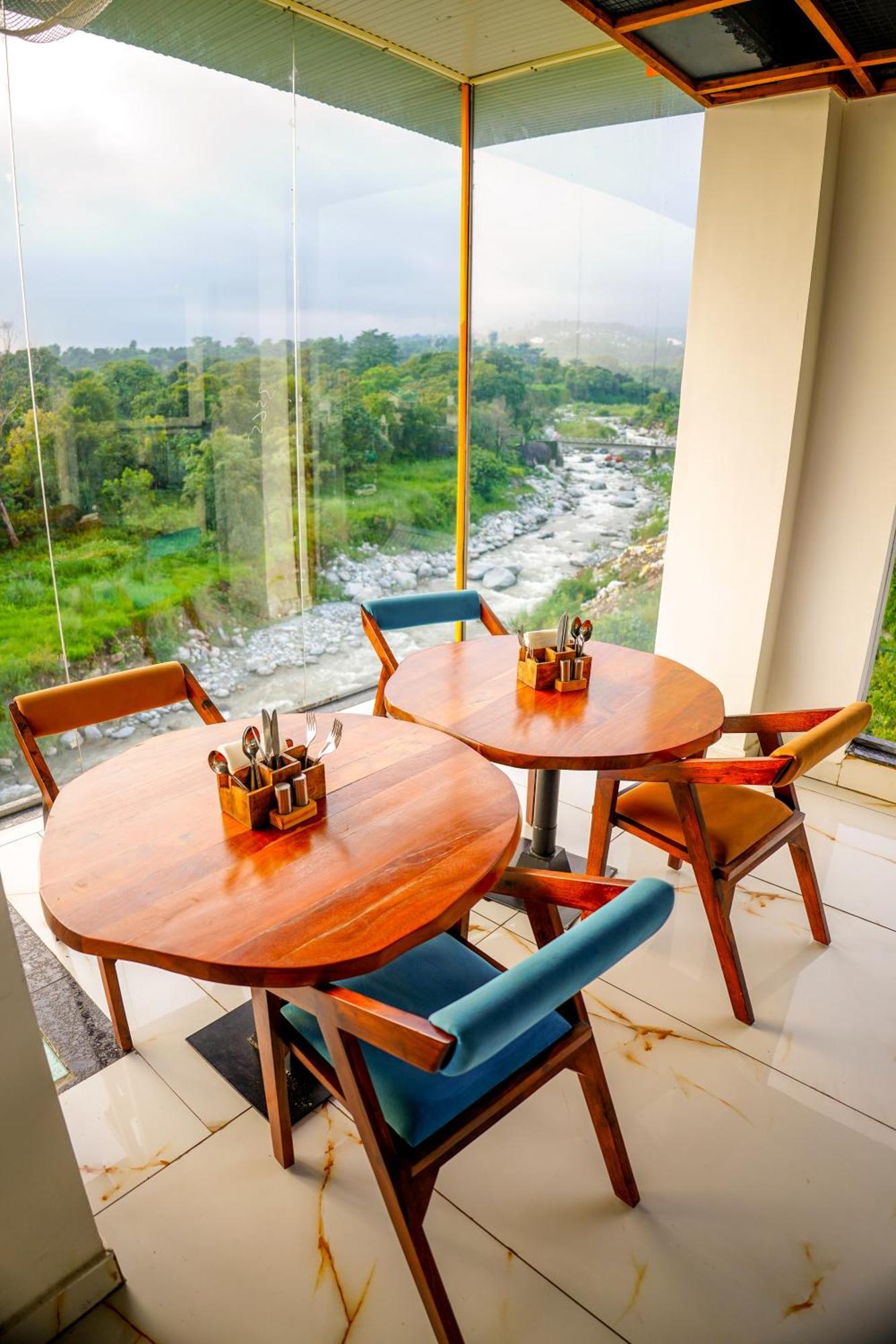 Aachman River And Valley View Resort Dharamshala - A Riverside Resort With Balcony View Esterno foto