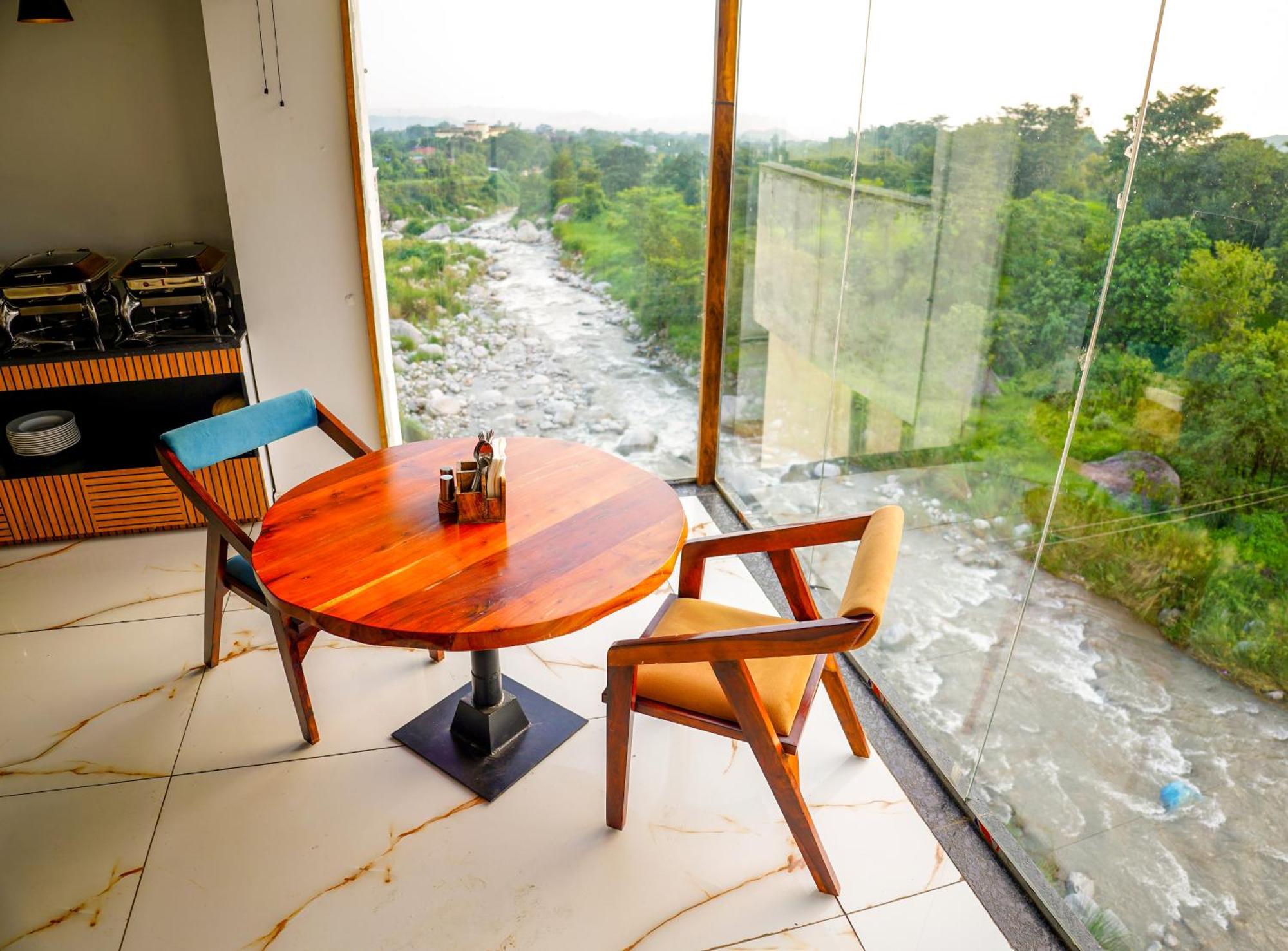Aachman River And Valley View Resort Dharamshala - A Riverside Resort With Balcony View Esterno foto