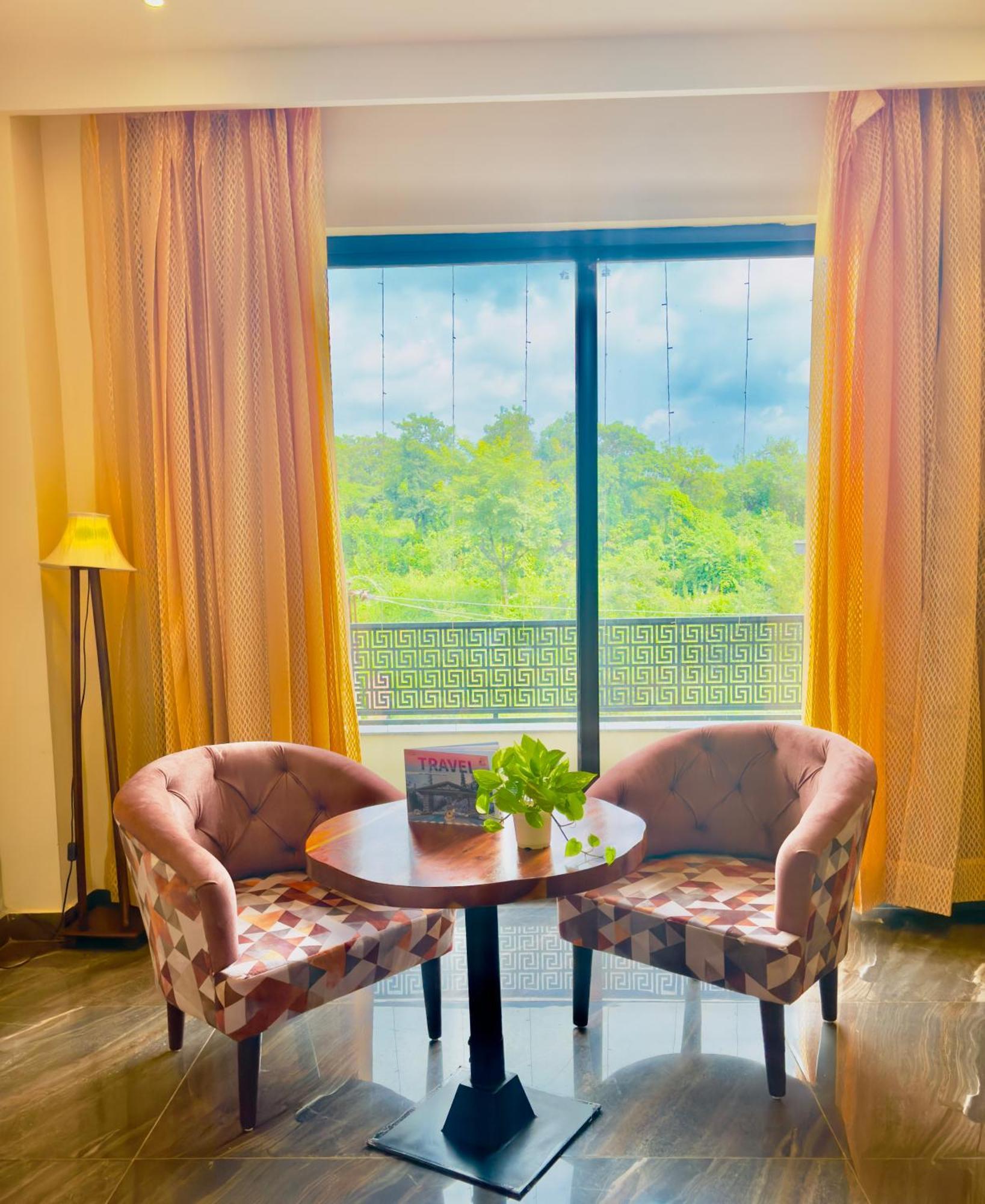 Aachman River And Valley View Resort Dharamshala - A Riverside Resort With Balcony View Esterno foto